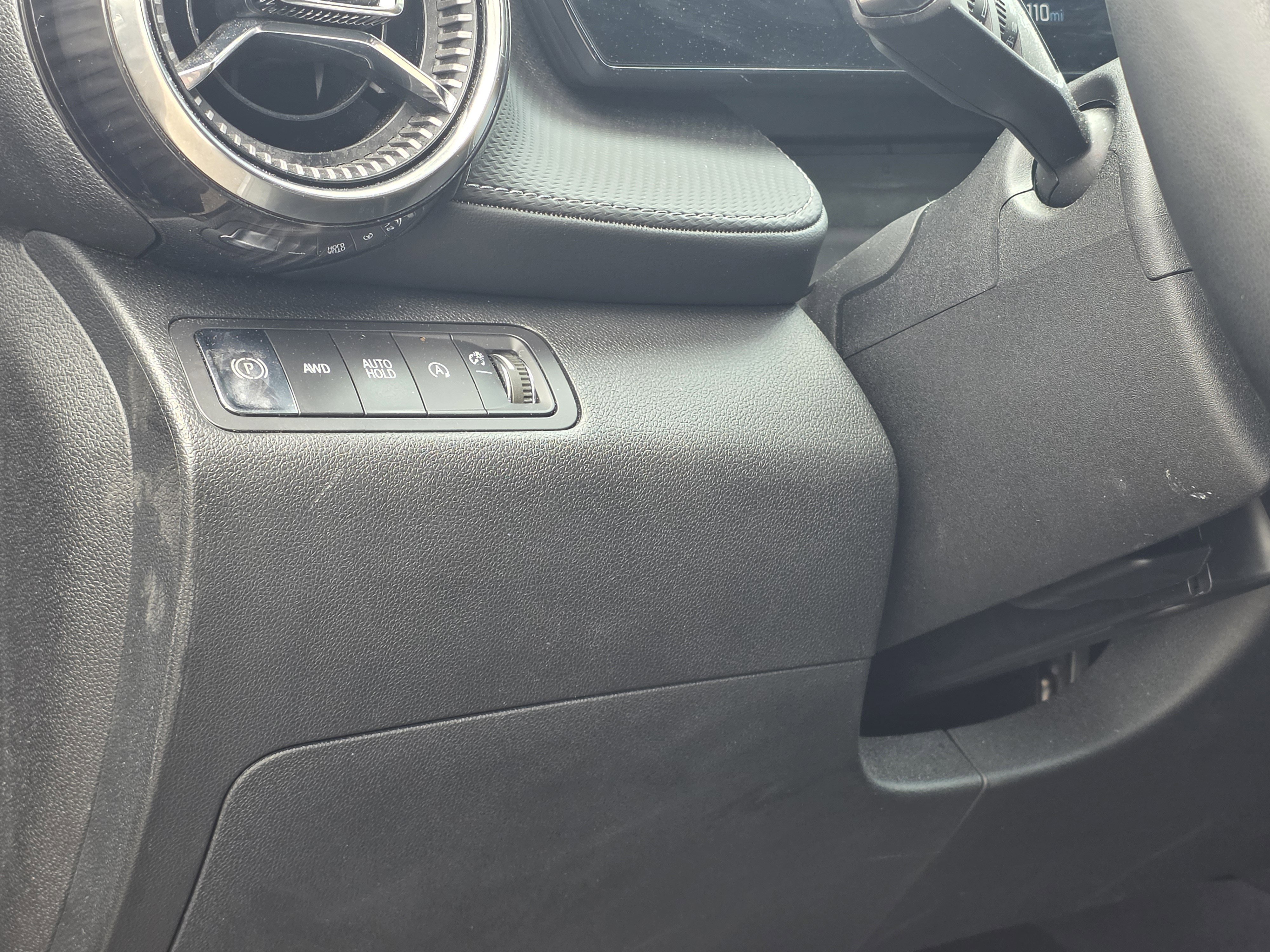 Used 2025 Mosaic Black Metallic Chevrolet AWD LT image 19