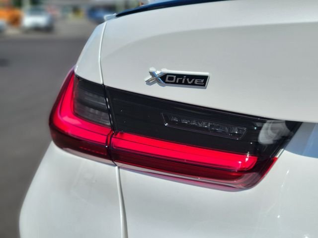 New 2026 White BMW 330i xDrive image 10
