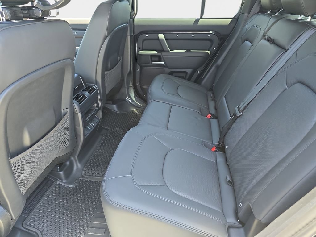 New 2026 Santorini Black Land Rover X-Dynamic SE image 14