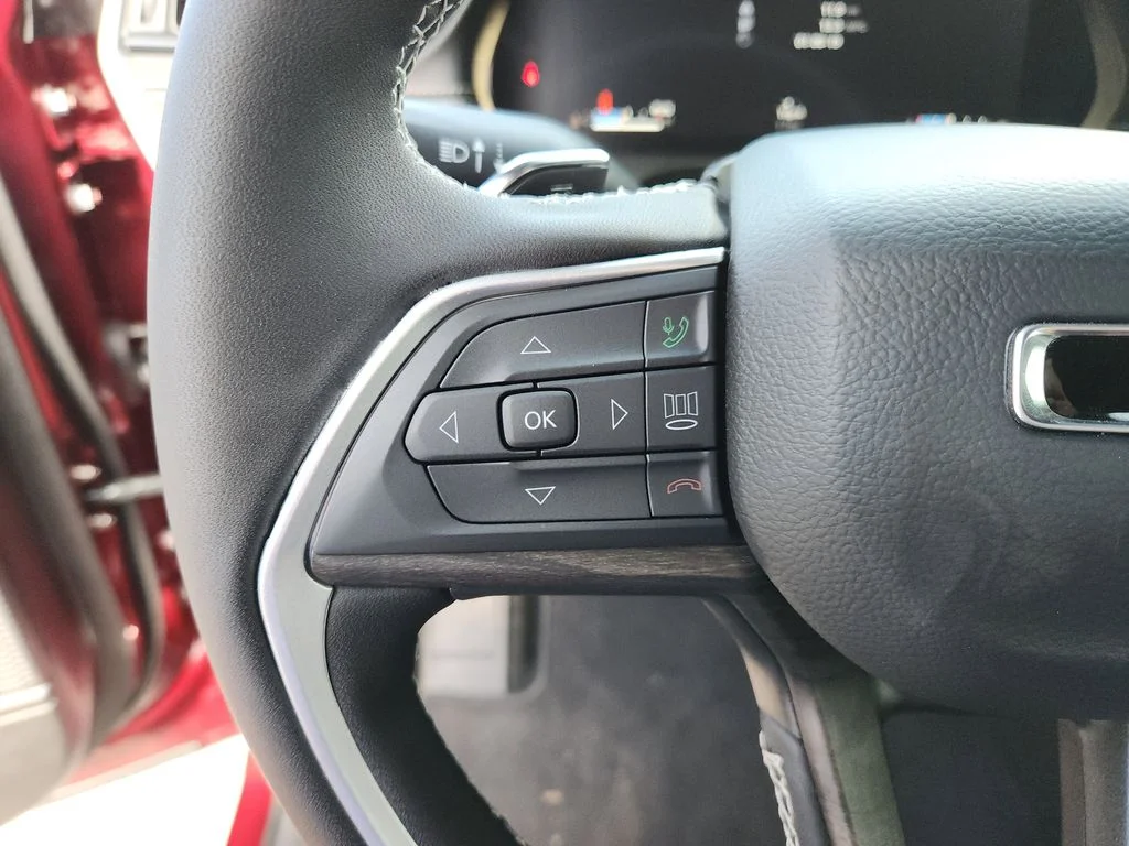 New 2026 Velvet Red Pearl-Coat Exterior Paint Jeep Altitude image 27