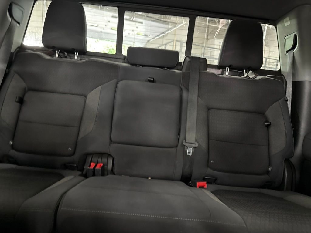 Used 2019 Gray GMC SLE image 22