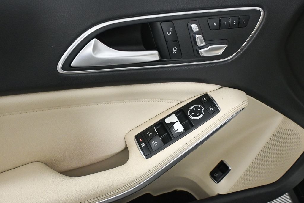 Used 2020 White Mercedes-Benz GLA 250 image 8