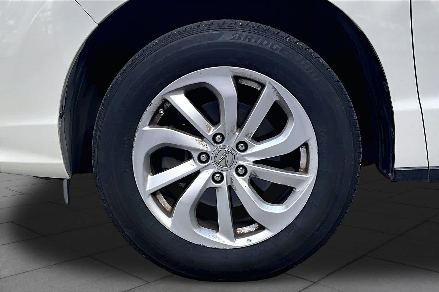 Used 2018 Modern Steel Metallic Acura  image 9