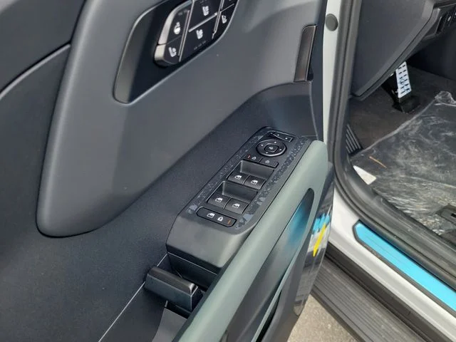 New 2027 Glacial White Pearl Kia X-LINE SX PRESTIGE image 17
