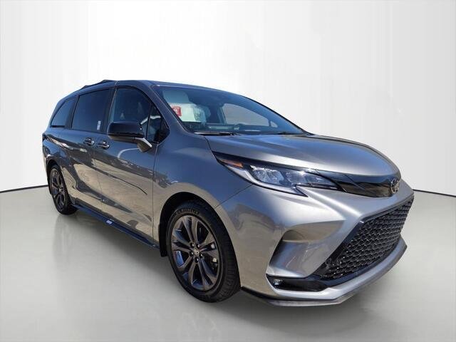 Used 2026 Heavy Metal Toyota XSE 7-Passenger image 7