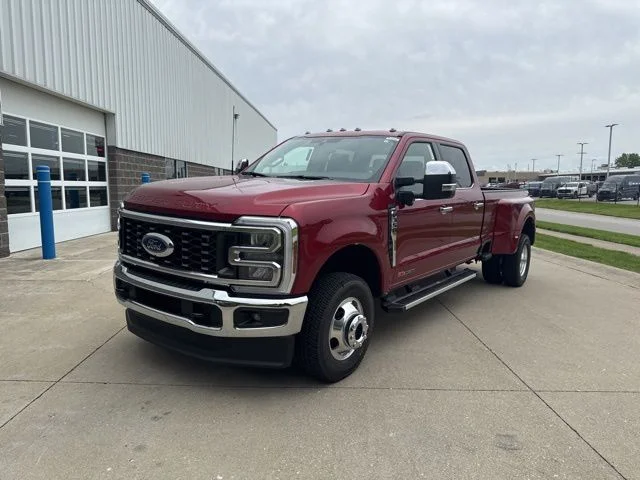 New 2026 Ruby Red Metallic Tinted Clearcoat Ford F-350® Lariat® image 42