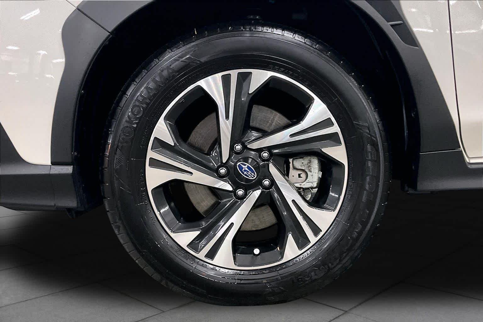 Used 2025 Crystal White Pearl Subaru Premium image 11