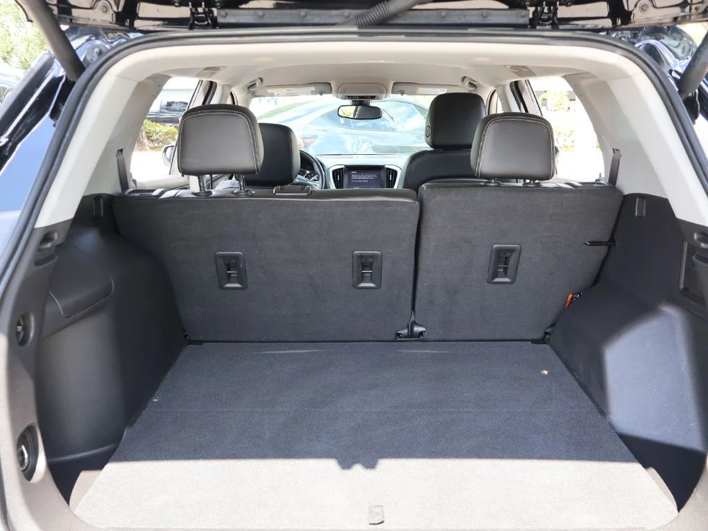Used 2024 Black GMC SLT image 19