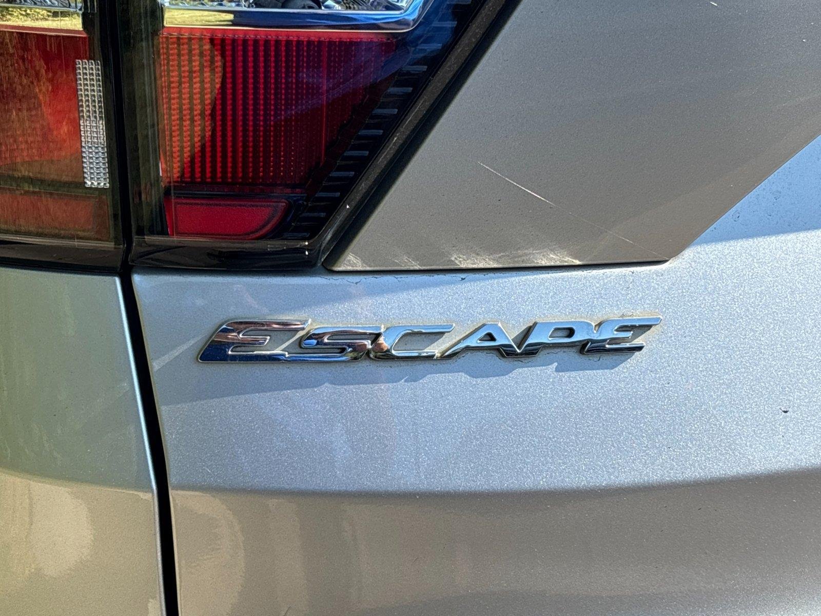Used 2017 Ingot Silver Ford SE image 10