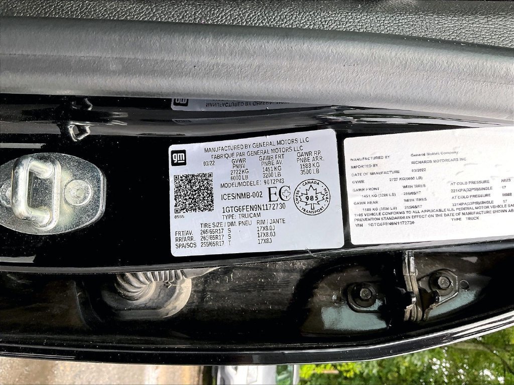 Used 2022 Black GMC AT4 w/Leather image 34
