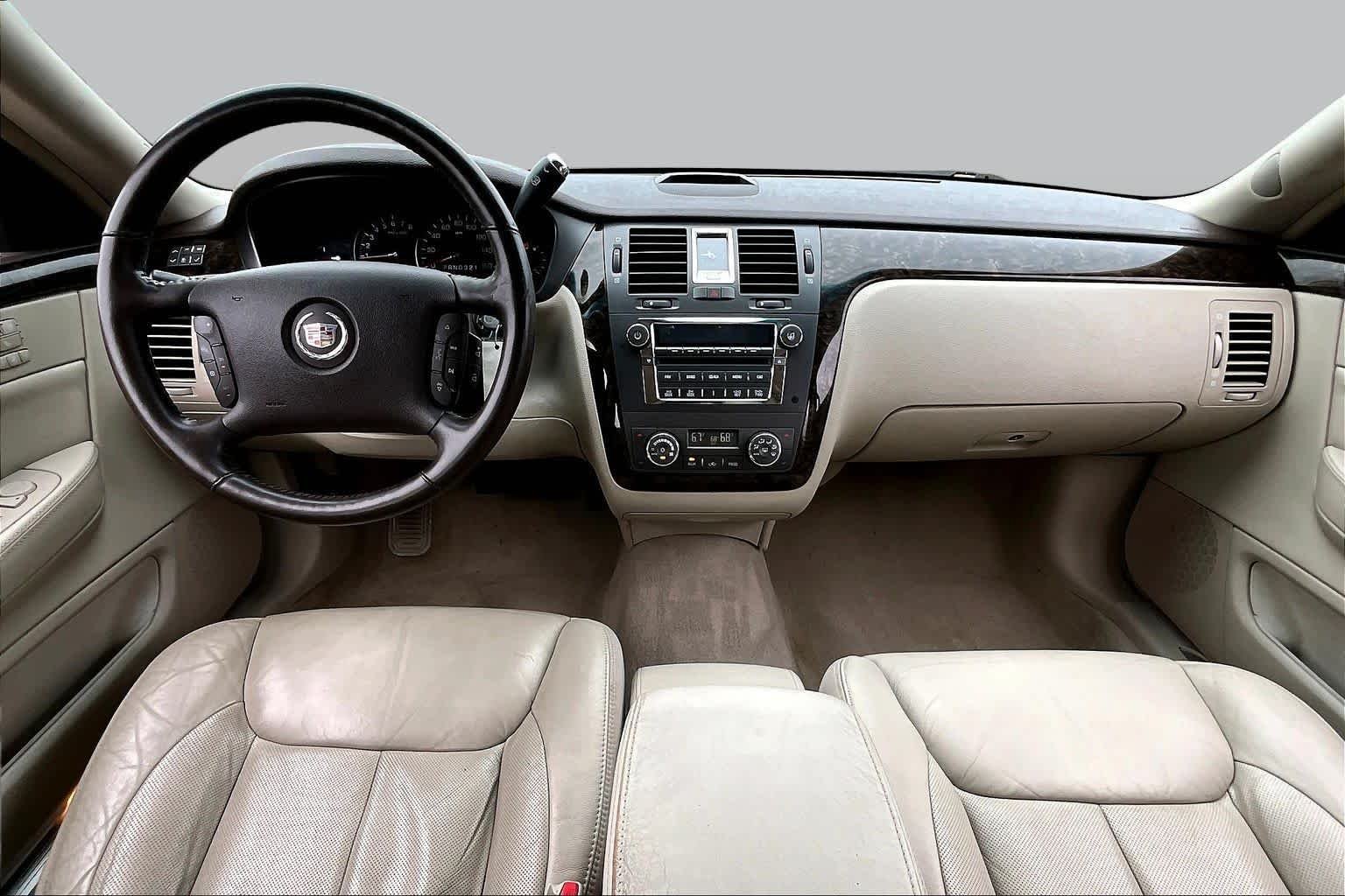 Used 2010 White Diamond Tricoat Cadillac w/1SC image 15