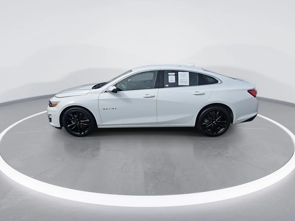 Used 2024 White Chevrolet LT image 5