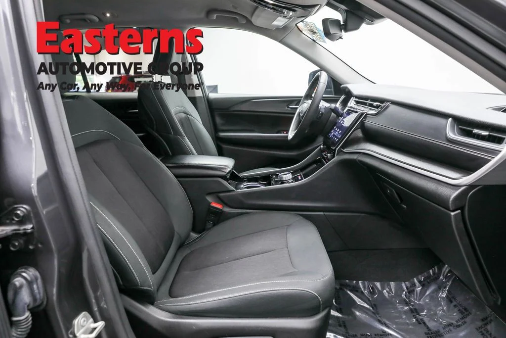 Used 2023 Gray Jeep Laredo image 24