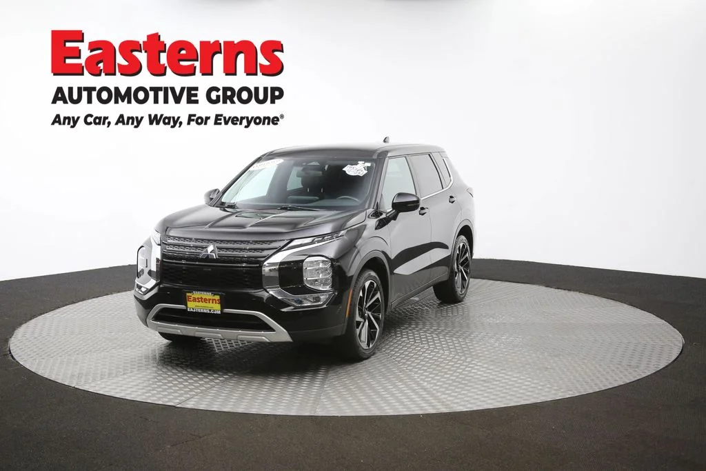 Used 2023 Black Mitsubishi SE image 53