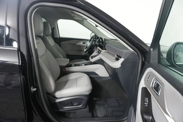 New 2026 Agate Black Metallic Ford Active image 27