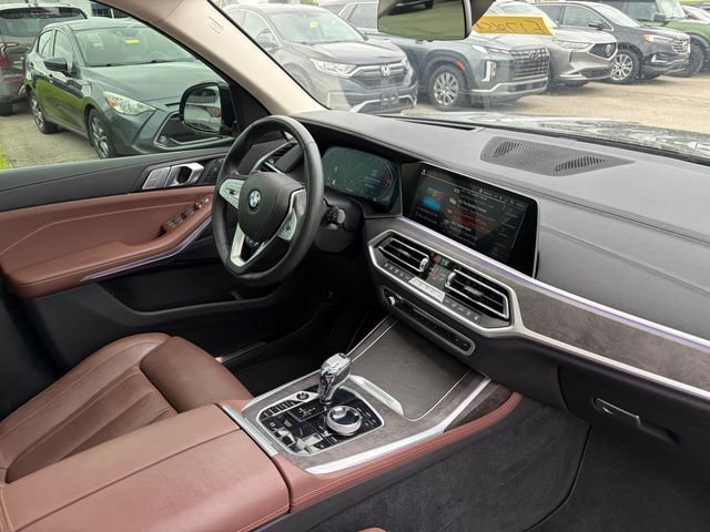 Used 2022 Brown Metallic BMW xDrive40i image 7