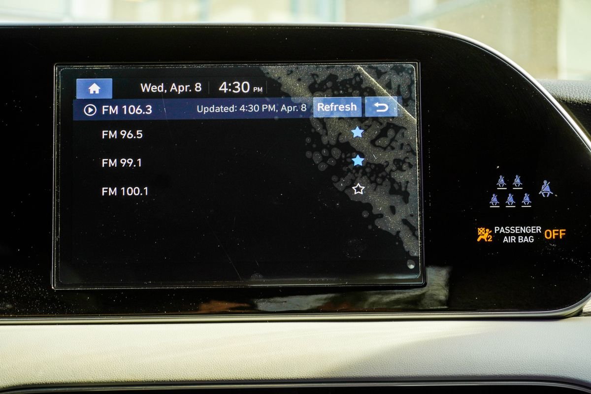 Used 2022 Black Hyundai SEL image 22