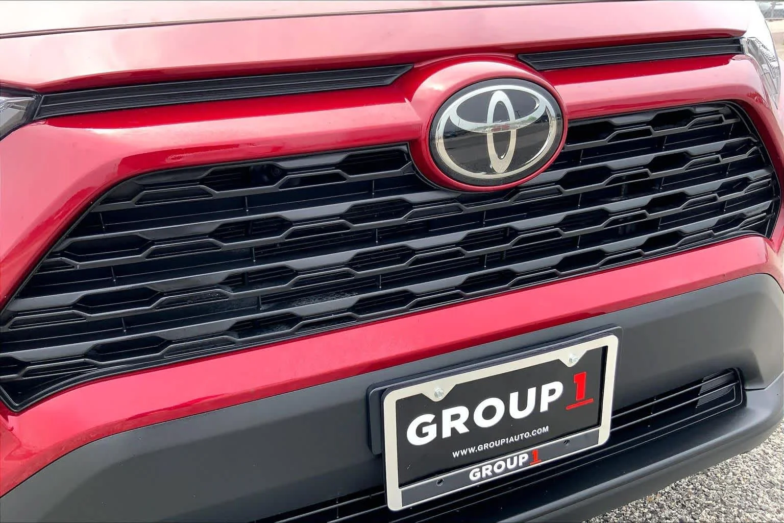 Used 2025 Ruby Flare Pearl Toyota XLE image 29