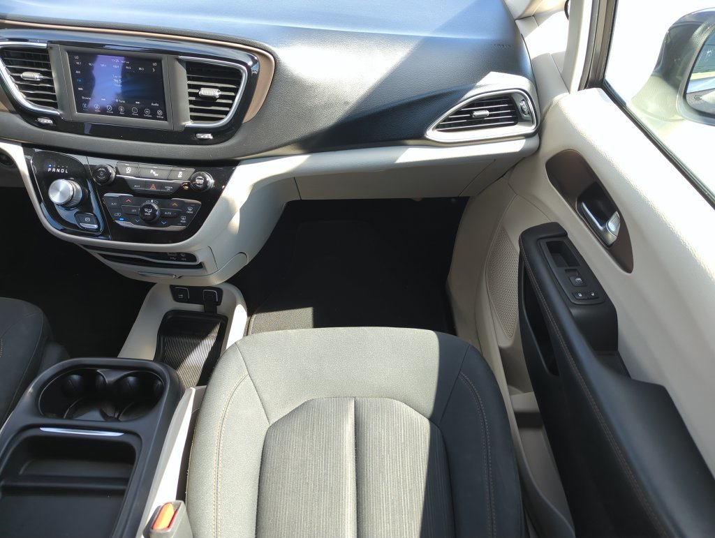 Used 2019 Gray Chrysler Touring Plus image 15