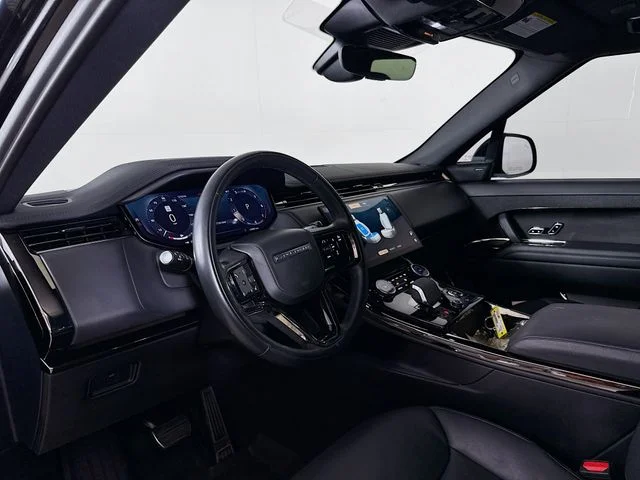 Certified Used 2023 Black Land Rover SE Dynamic image 9