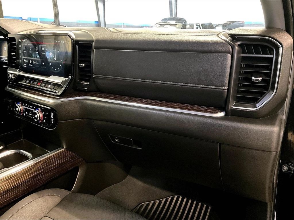Used 2025 Black GMC Elevation image 13