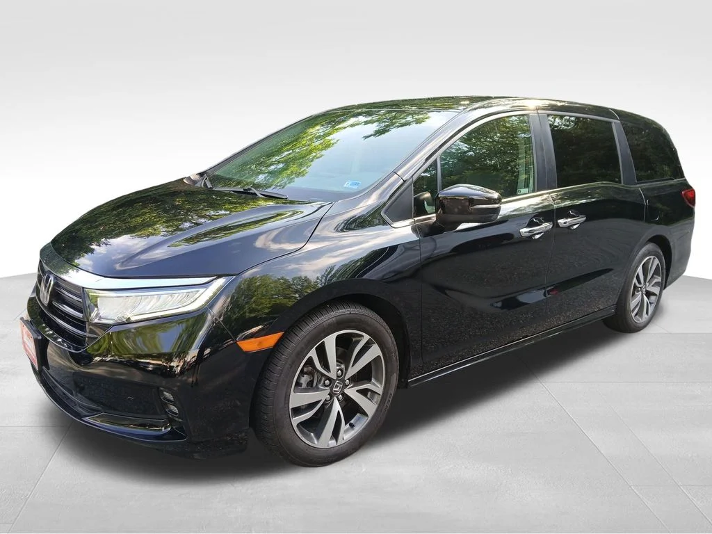 Used 2023  Honda Touring image 3