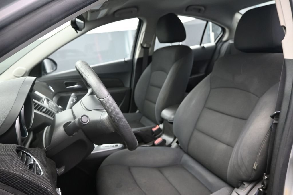 Used 2016 Silver Chevrolet 1LT image 18