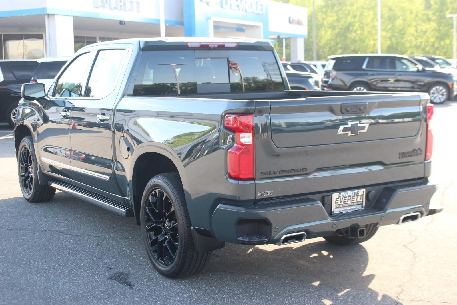 Used 2026 Cypress Gray Chevrolet High Country image 5