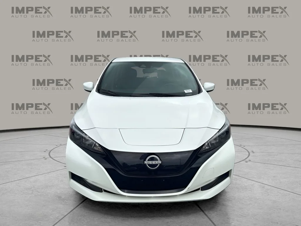 Used 2023 White Nissan S image 5