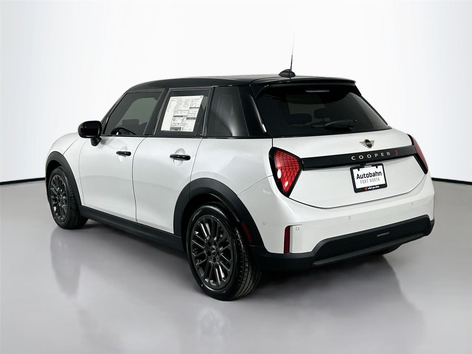 2025 MINI Hardtop 4 Door S - Photo 6
