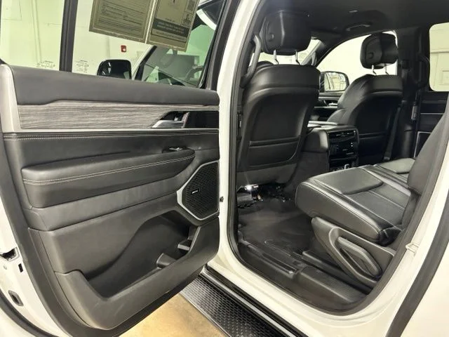 Used 2024 White Jeep Series II image 18