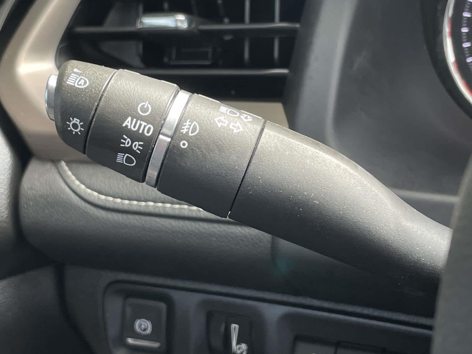 Used 2023 WHITE FROST TRICOAT GMC Denali image 45