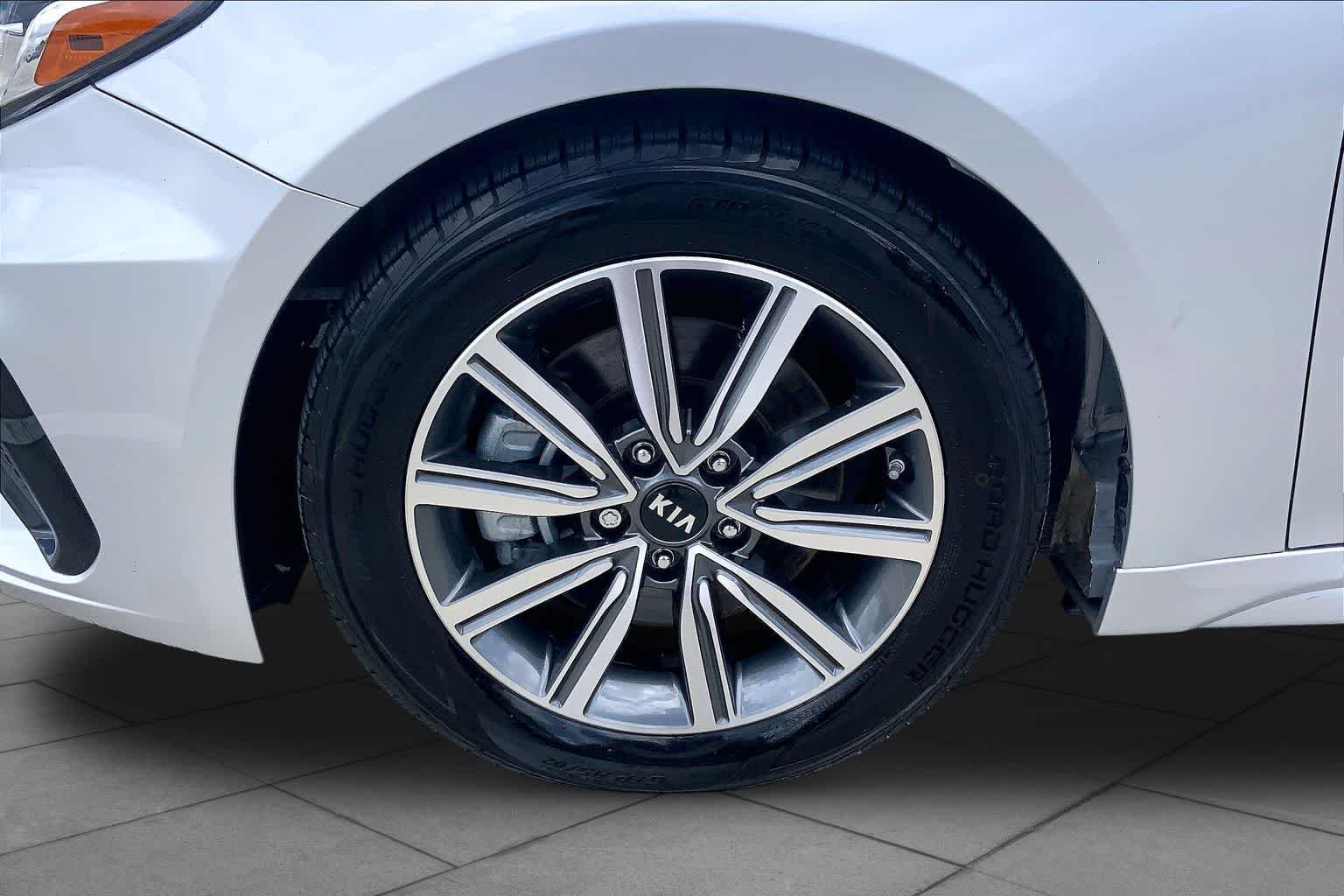 Used 2020 Sparkling Silver Kia EX Premium image 11