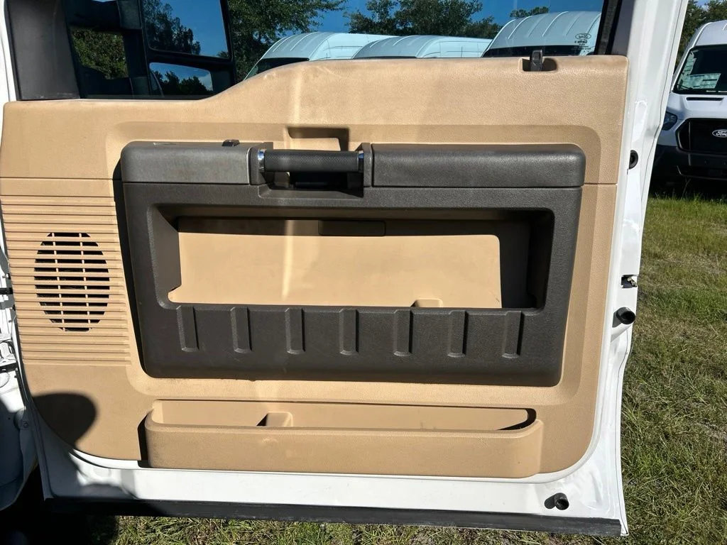 Used 2014 Oxford White Ford Lariat image 37