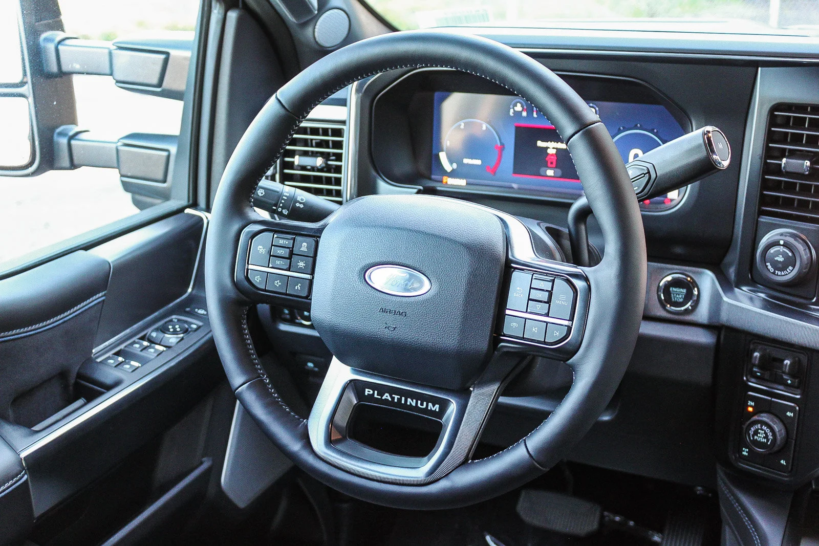 2026 Ford F-250 Super Duty Platinum - Photo 17