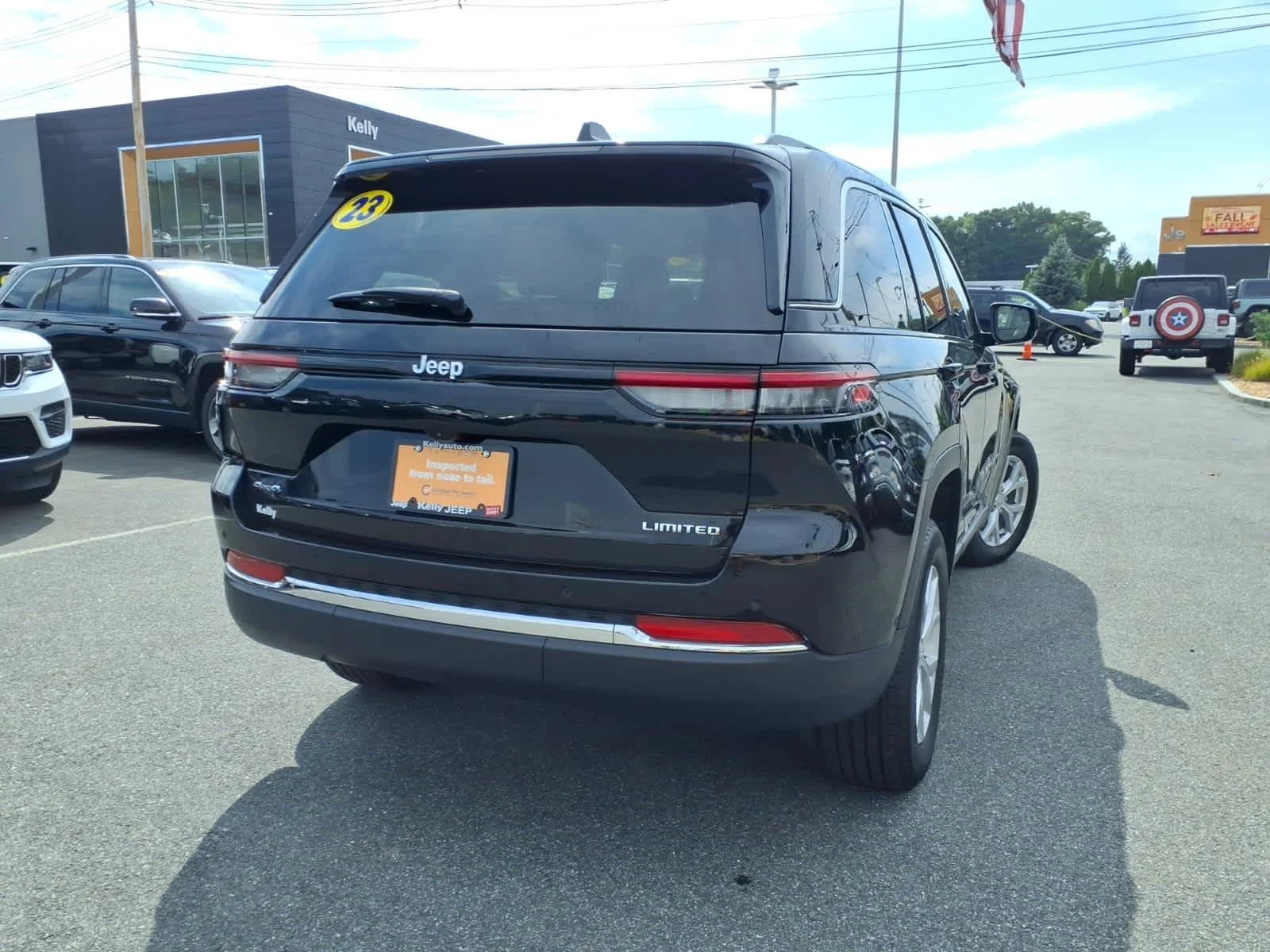 Certified Used 2023 Diamond Black Crystal Pearlcoat Jeep Limited image 8