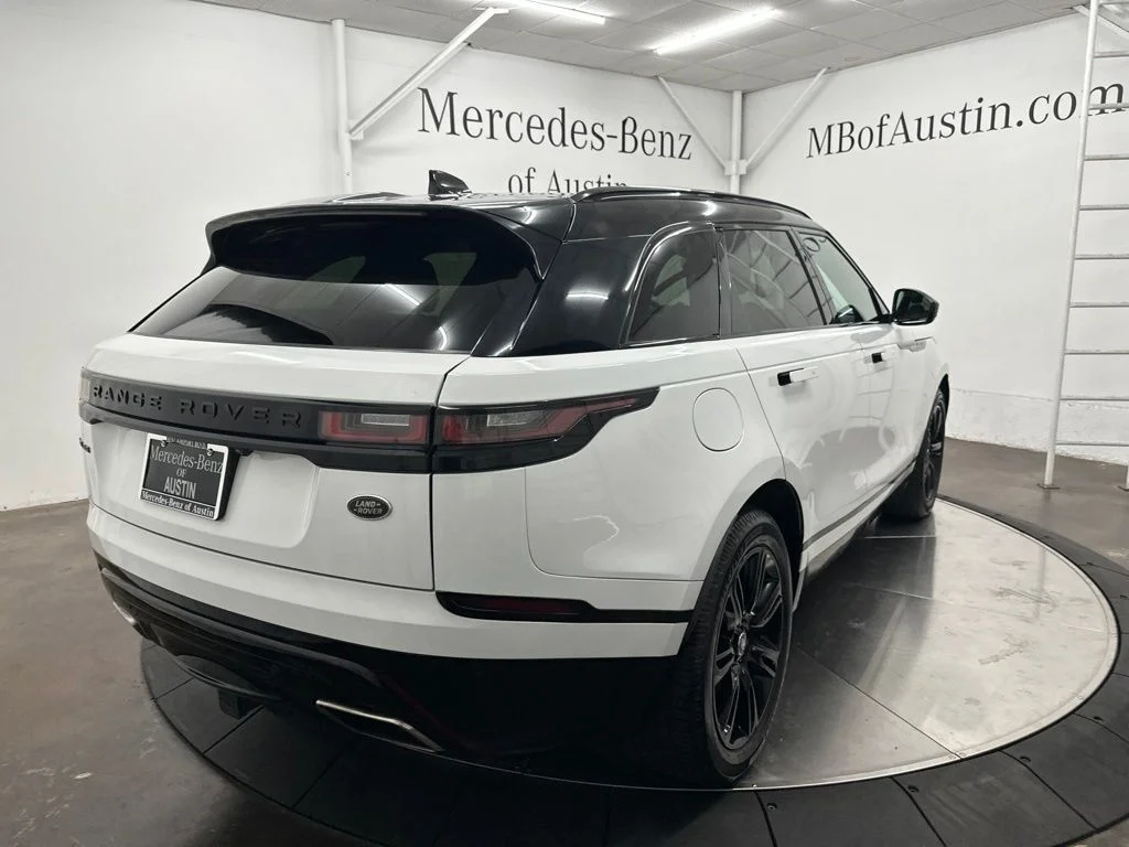 Used 2023 White Land Rover R-Dynamic S MHEV image 7
