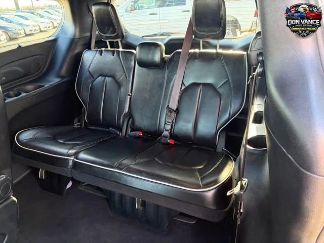 Used 2025 White Chrysler Limited image 23