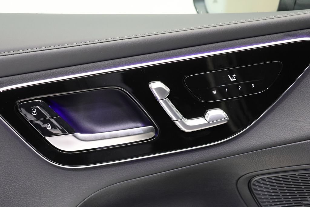 New 2026 Black Mercedes-Benz GLC 300 image 33