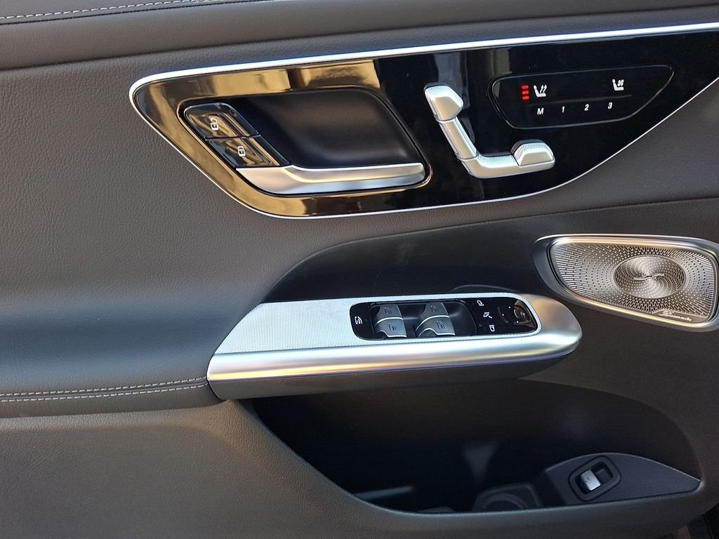 New 2026 Obsidian Black Metallic Mercedes-Benz GLC 300 image 12