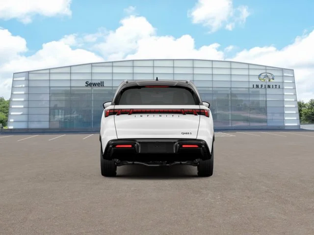 New 2027 2T RAD WHT INFINITI Sport AWD image 2