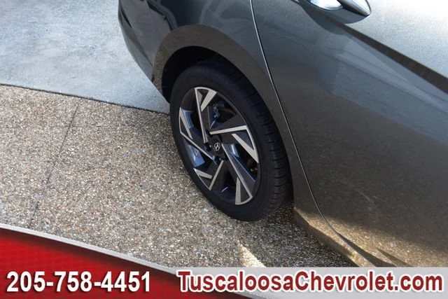 Used 2025 Amazon Gray Hyundai Limited image 13