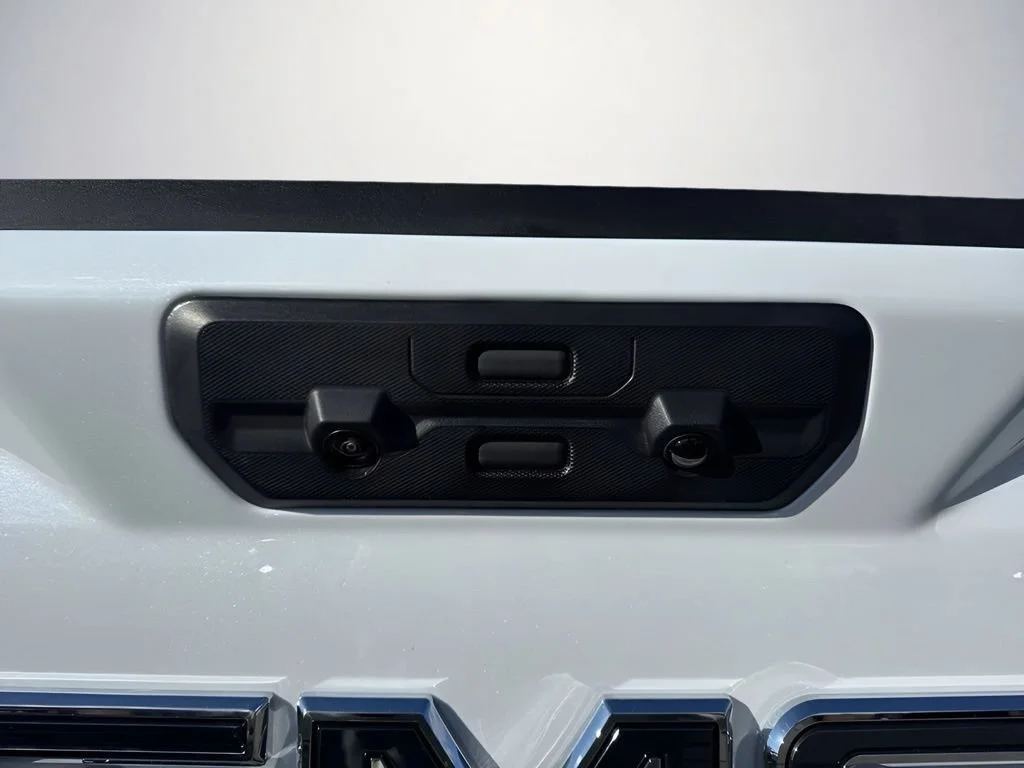 New 2026 Glacier White Tricoat GMC Denali Ultimate image 32