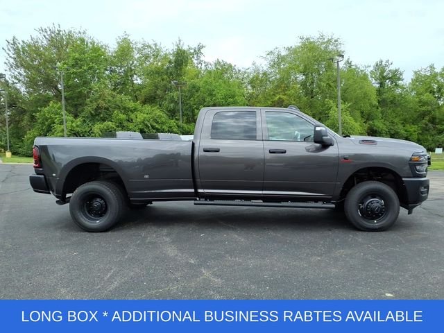 New 2026 Granite Crystal Metallic Clear-Coat Exterior Paint RAM Tradesman image 8