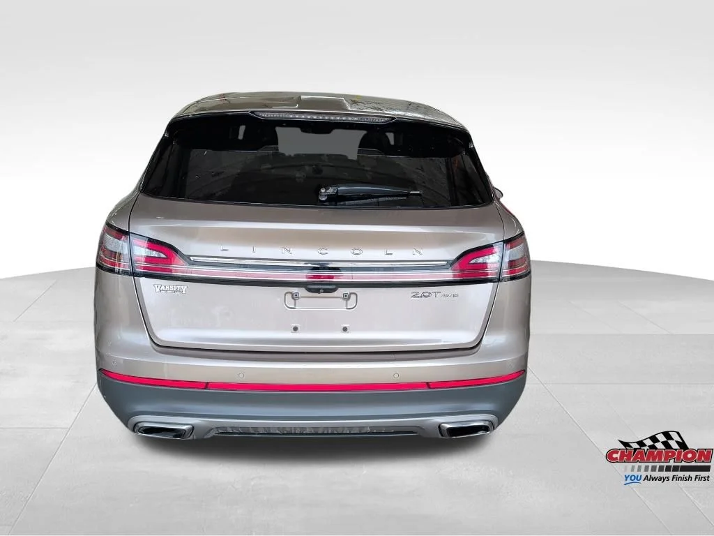 Used 2019 Brown Lincoln Select image 13