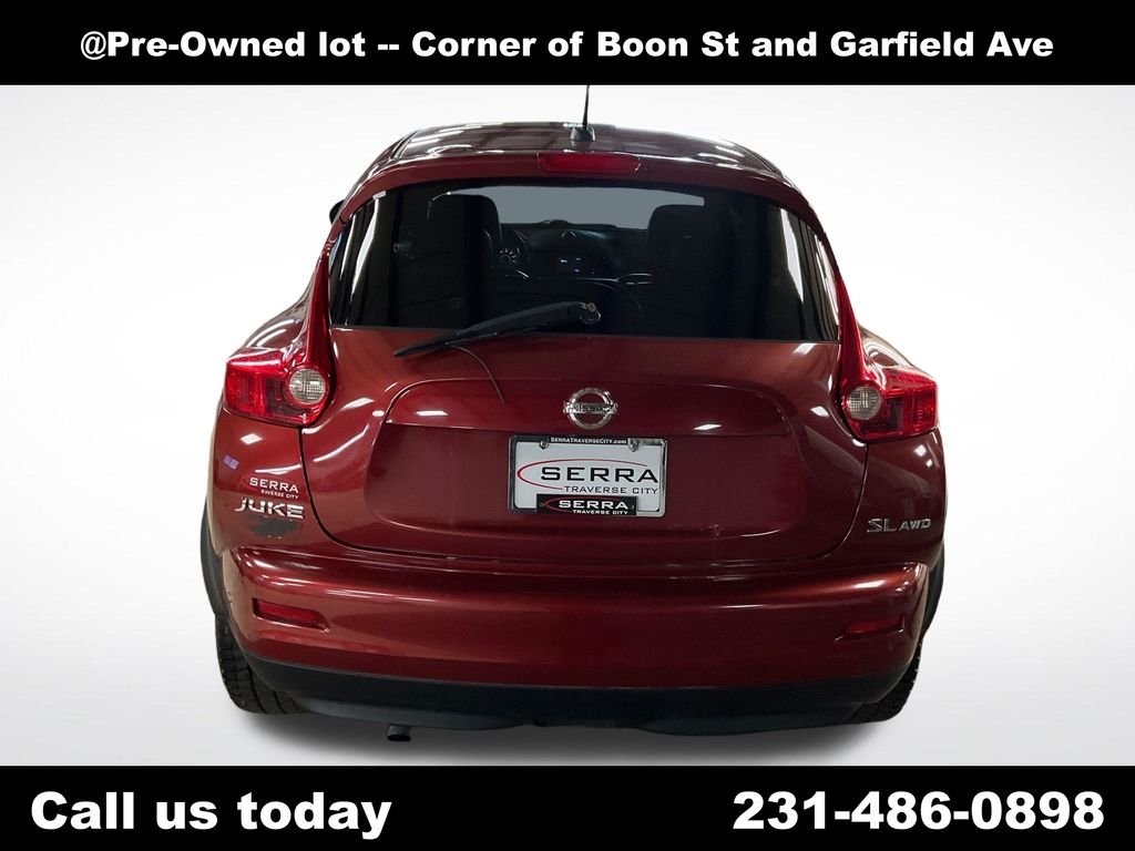 Used 2011 Red Nissan SL image 4