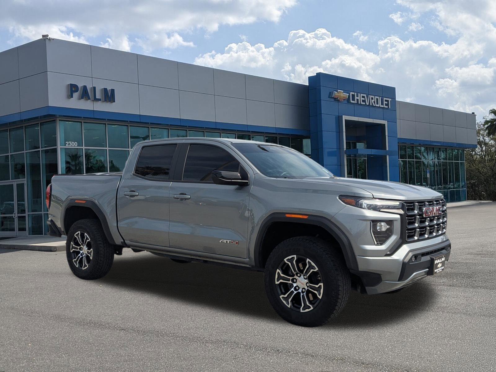 2025 GMC Canyon 4WD AT4 Crew Cab Short Box's photo