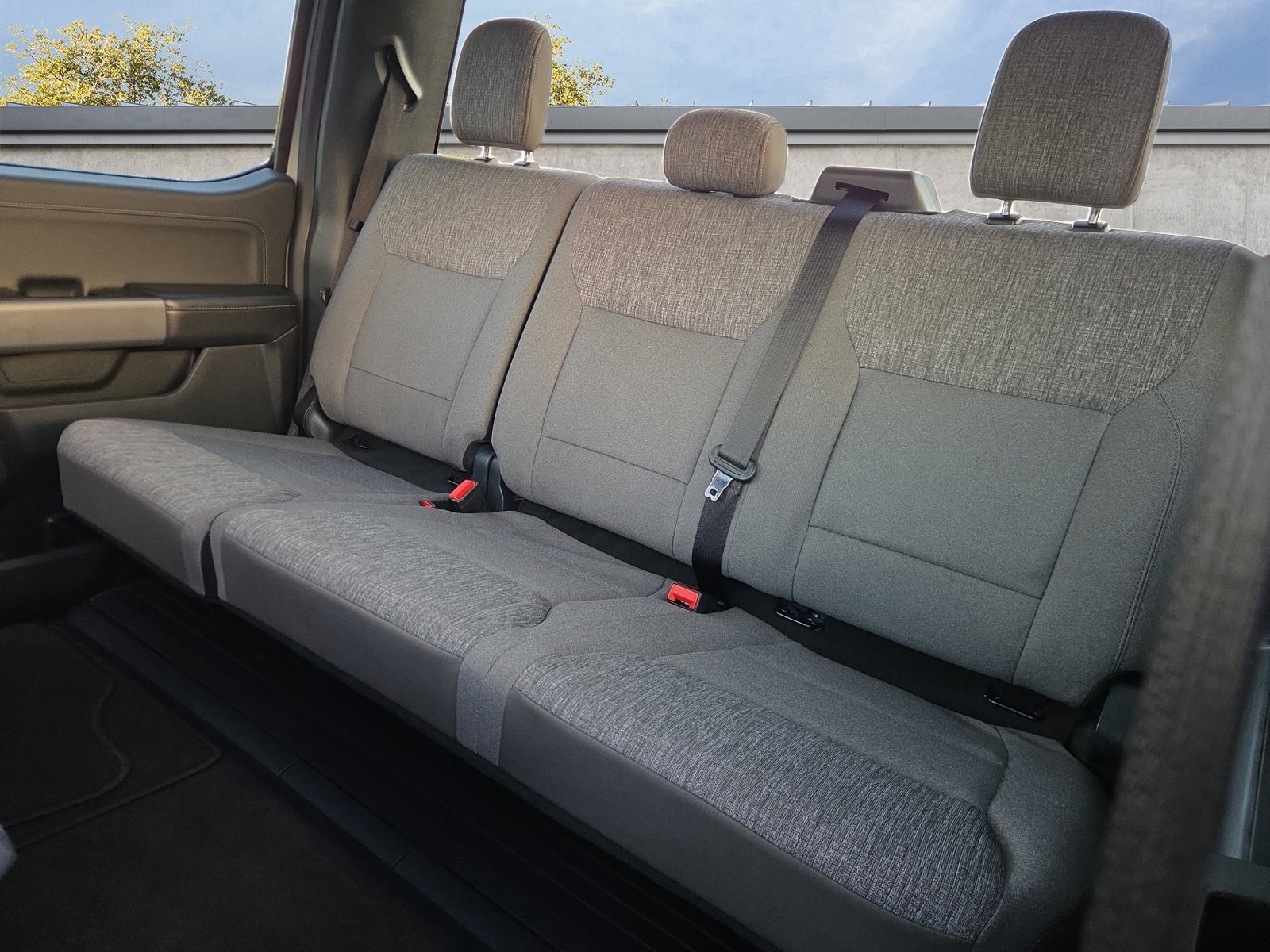 Certified Used 2024 Avalanche Ford XLT image 13