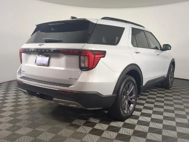 New 2026 Space White Metallic Ford Active image 9