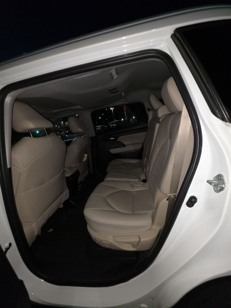 2023 Toyota Highlander Hybrid XLE photo 5